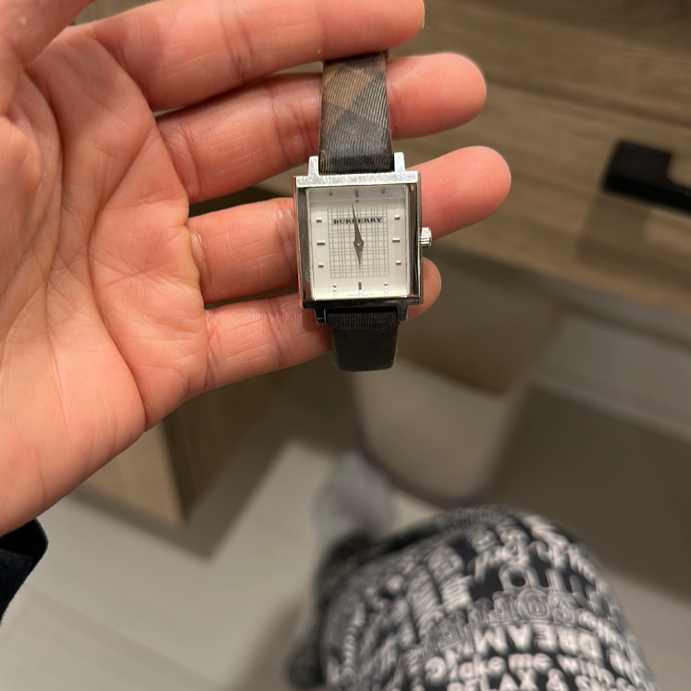 Burberry Nova check watch